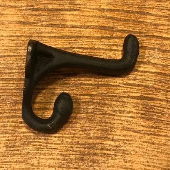 Two (2) Cast Iron Black 2 3/4" tall Double Wall Hooks Two (2) 0170-01202 - Picture 10 of 16